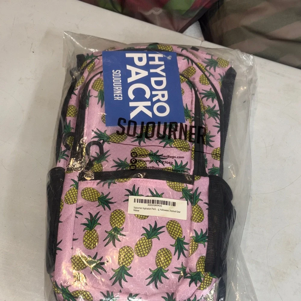 #69 SoJourner Hydration Pack with Pineapple Print - Picture 1 of 3